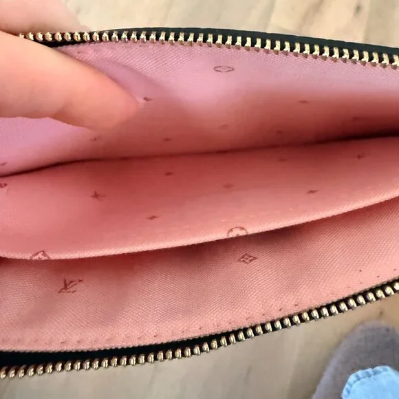 Louis Vuitton Monogram 'Fall For You' Black Pink Wristlet Neverfull MM Pouch LE - Picture 6 of 11